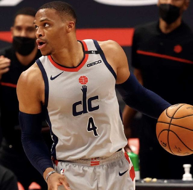 爱游戏入口 -华盛顿奇才迎欧联关键赛，今夜临场应变，悬念犹存，团队化学反应显著(筚路维艰)