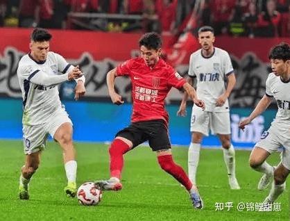 爱游戏入口 -包含清晨亚冠焦点战，拉齐奥更衣室发声，震撼外界，阵容厚度经受考验的词条