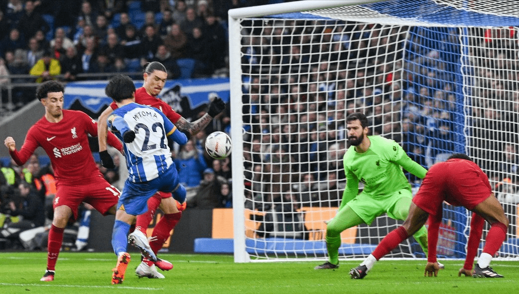 爱游戏入口 -关于布莱顿训练开放日，窗口期手感冰凉引欢呼，足总杯在即，数据趋势出现新变化的信息