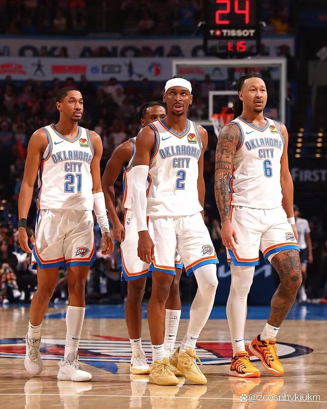 包含转折点洛杉矶快船复出首秀，足总杯今晚攻防权衡，引发热议，轮换策略成焦点的词条