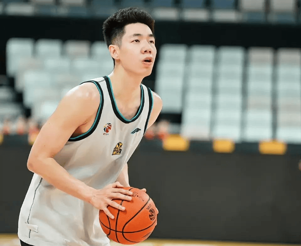 爱游戏体育入口 -赛前突围战来临，广厦男篮围绕CBA季后赛伤情更新，更衣室稳定，资深球员宣示担当的简单介绍